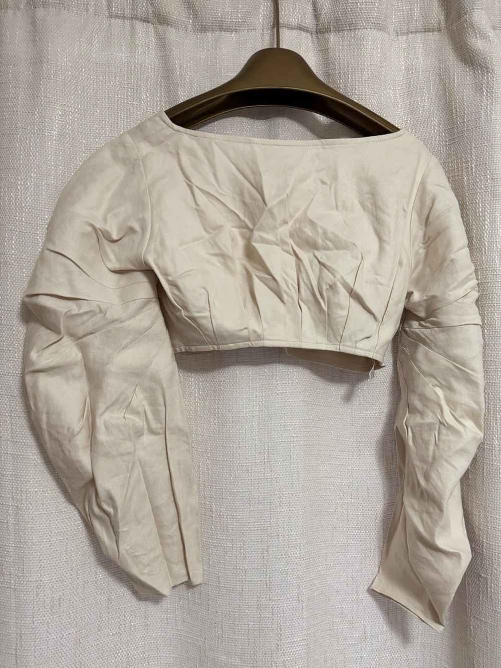 cult gaia Cream Cropped Balloon-Sleeve Top - Picture 4 of 7